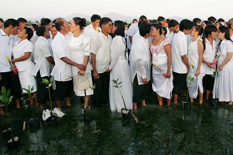 divorce in philippines Recognition is a judicial process where both the foreign divorce and the foreign divorce law need to be proven in court you will need to file a petition for recognition of foreign divorce with the regional trial court in the philippines. divorce in philippines Recognition is a judicial process where both the foreign divorce and the foreign divorce law need to be proven in court you will need to file a petition for recognition of foreign divorce with the regional trial court in the philippines.