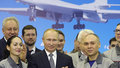 Владимир Путин во время беседы с рабочими завода и пилотами самолета ТУ-160-М в рамках посещения филиала ПАО &quot;Туполев&quot;